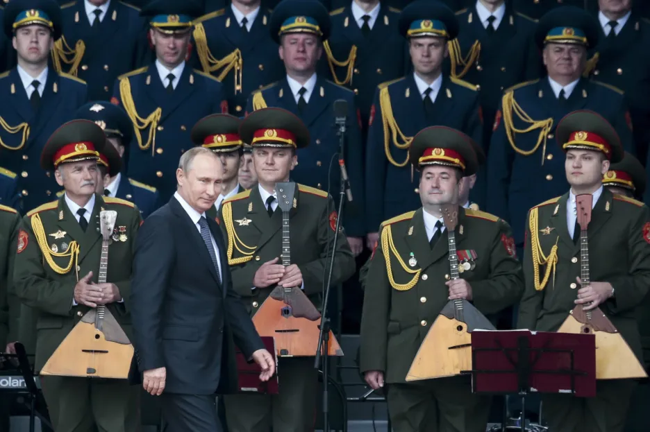 Vladimir Putin na výstavě Armija-2015