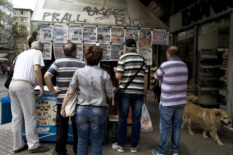 Řekové s obavami sledují jednání s věřiteli