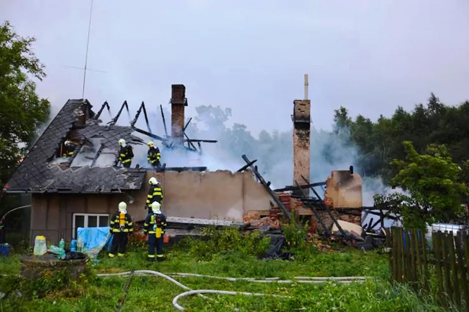 Blesk vypálil dům v Hodoníně na Chrudimsku