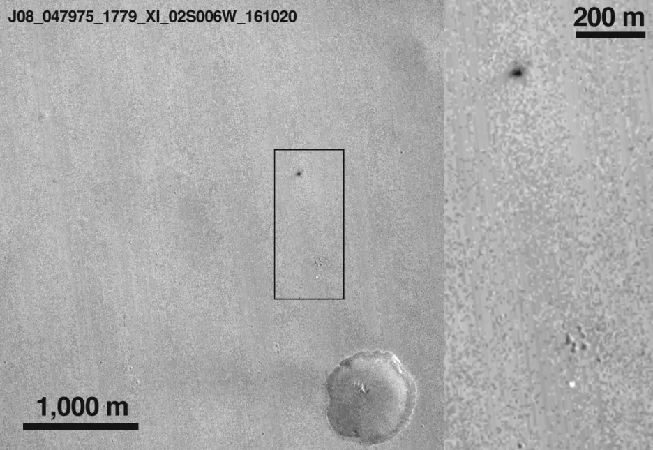 ESA zveřejnila snímek povrchu Marsu s kráterem po dopadu modulu Schiaparelli