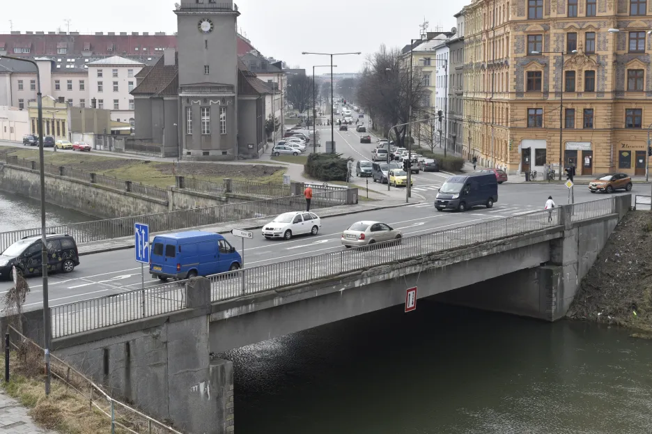 Most v Komenského ulici