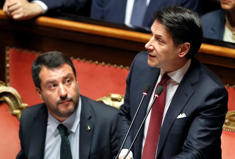 Šéf Ligy Matteo Salvini a premiér Giuseppe Conte