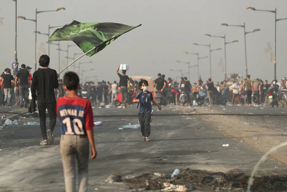 Lidé vyšli do ulic Bagdádu i přes zákaz vycházení