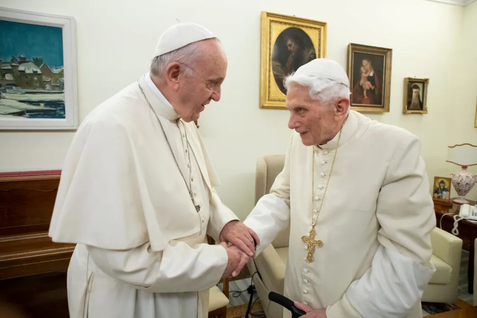 František a Benedikt XVI. během setkání v roce 2018