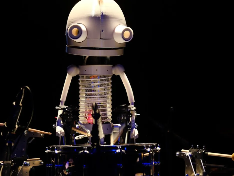 Pintura Entrada Humanista Před sto lety svět poprvé uslyšel slovo „robot“. Karel Čapek inspiroval ke  vzniku strojů, které vládnou dnešním továrnám — ČT24 — Česká televize