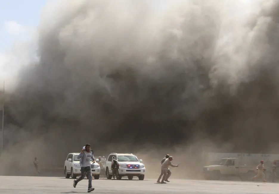 Útok na letišti v Adenu
