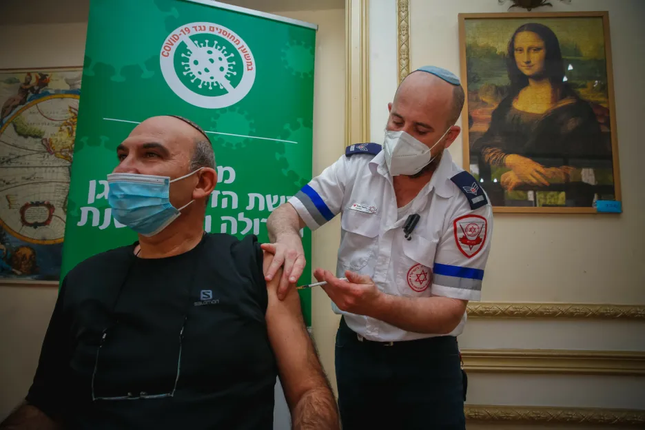 Očkování v Izraeli