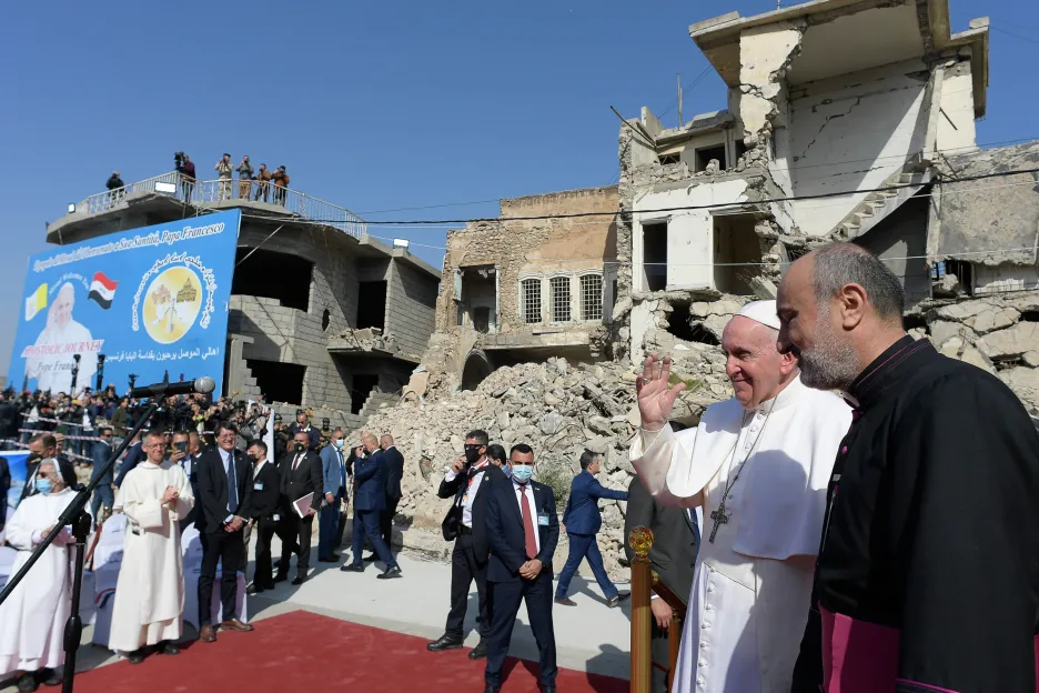Papež František při návštěvě Mosulu