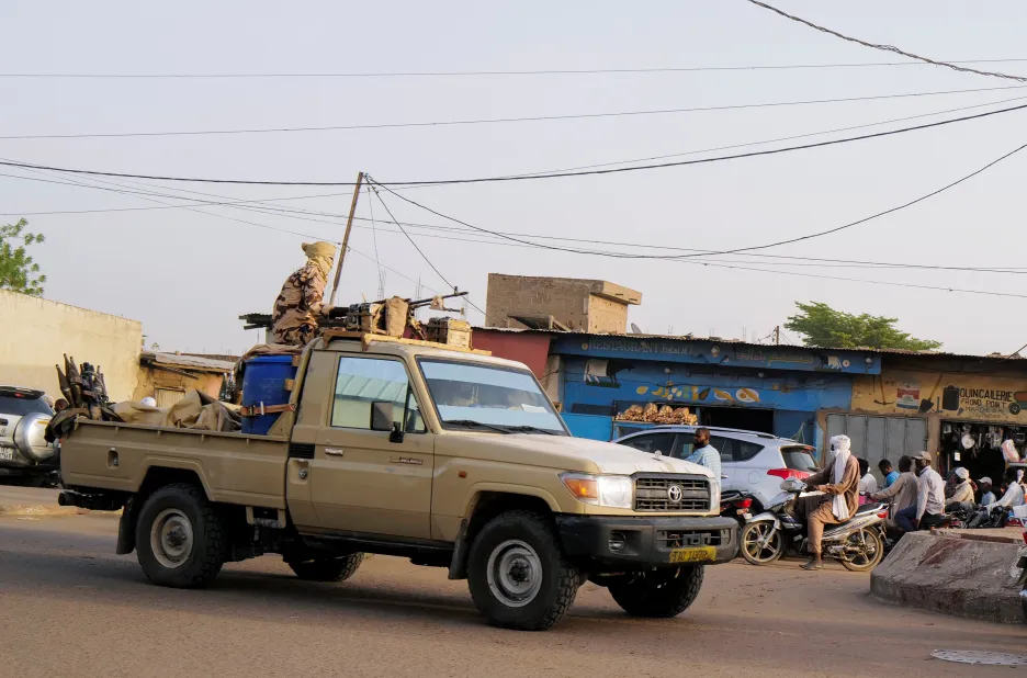 Čadské bezpečnostní síly v ulicích Ndjameny