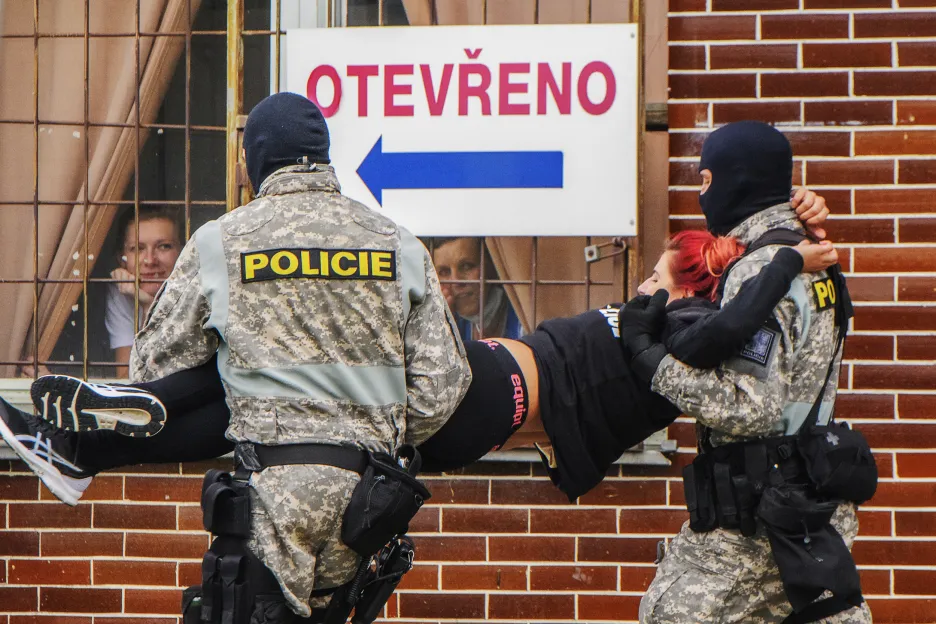 Zásah policie u jatek v Mirovicích