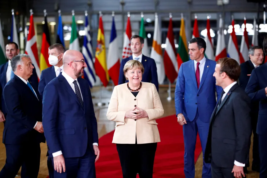 Kancléřka Merkelová s dalšími účastníky svého posledního summitu EU