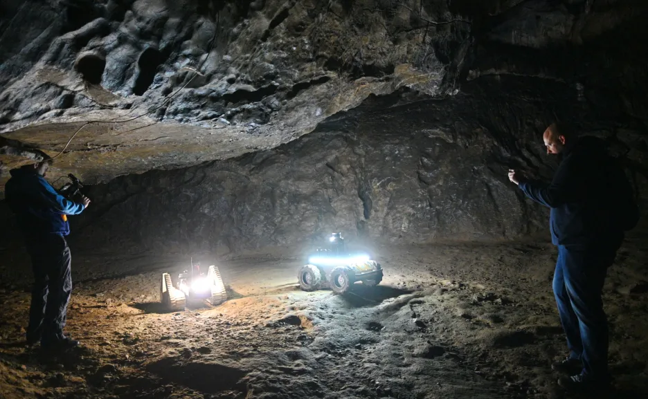 Vědci z ČVUT zkoumali jeskynní systémy pomocí dronů a podzemních robotů