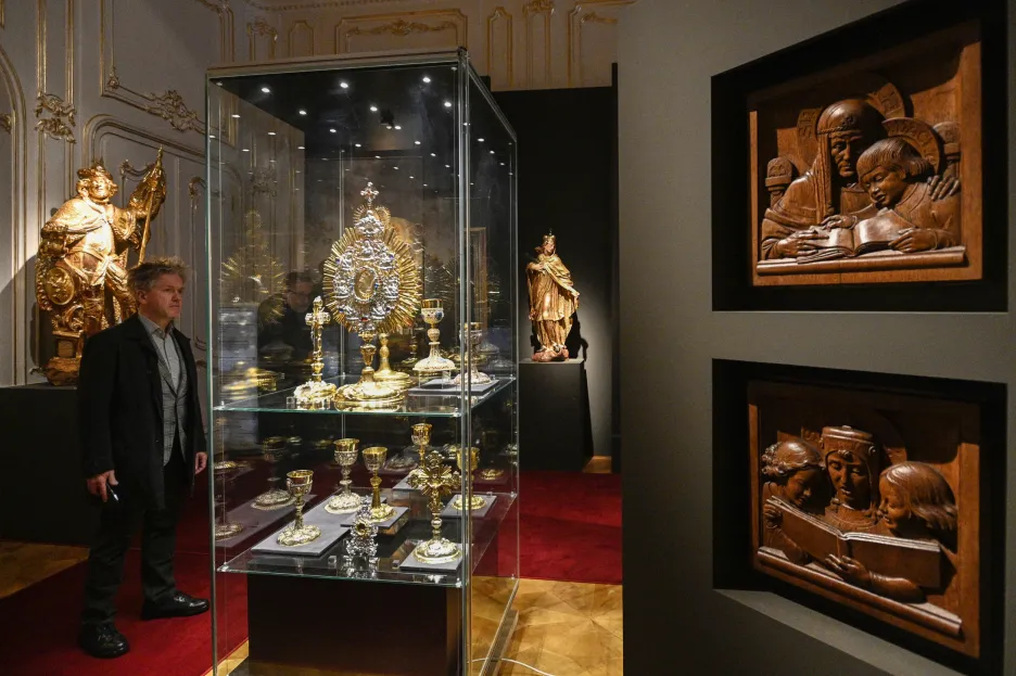 Výstava o přemyslovské kněžně svaté Ludmile byla zahájena v sídle Pražské konzervatoře v Pálffyho paláci v Praze. V expozicích se objeví téměř 200 exponátů 