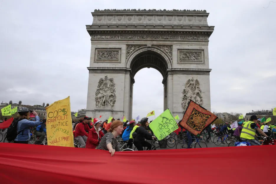 Demonstrace ekologických aktivistů v Paříži