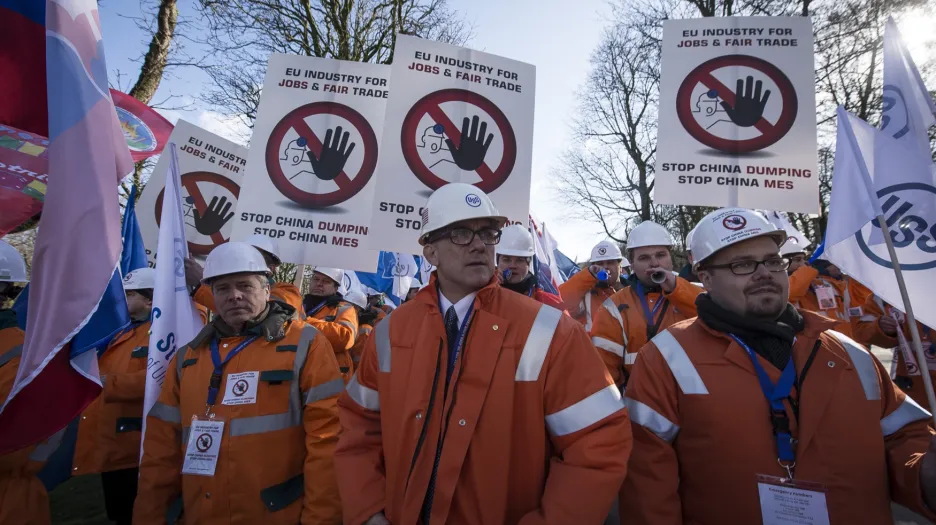 Únorová demonstrace evropských ocelářů proti čínské oceli