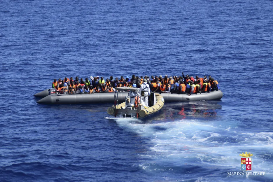 Člun s uprchlíky