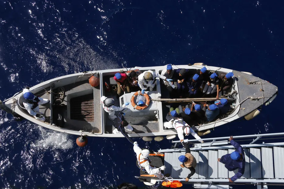 Záchrana uprchlíků ve Středozemním moři