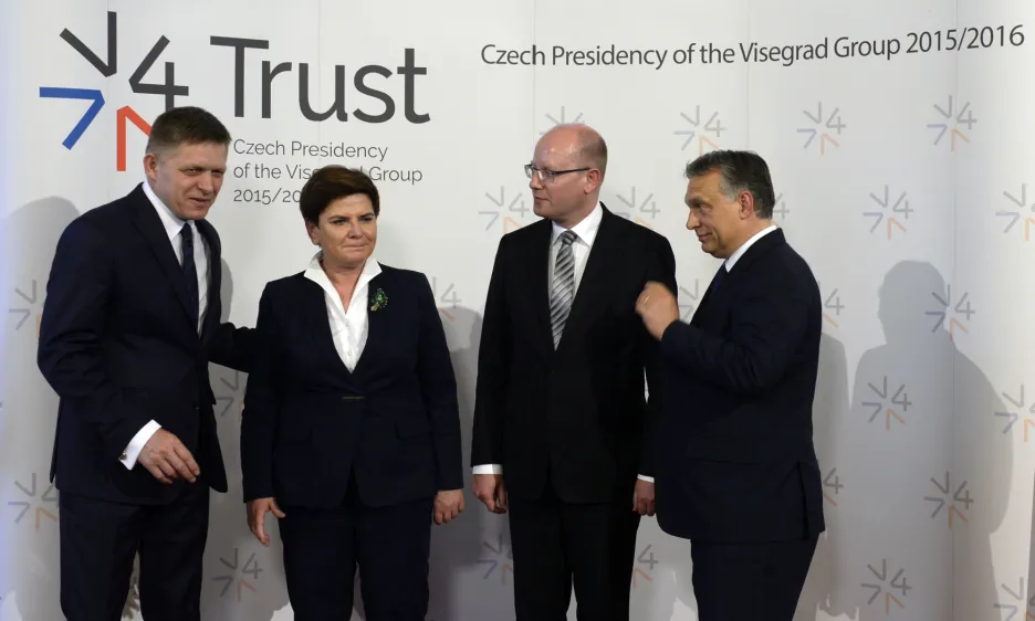 Předsedové vlád Slovenska Robert Fico, Polska Beata Szydlová, Česka Bohuslav Sobotka a Maďarska Viktor Orbán (zleva).