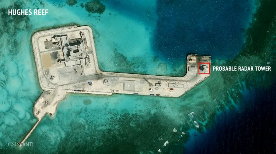 Satelitní snímky jedné z ostrovních základen Číny