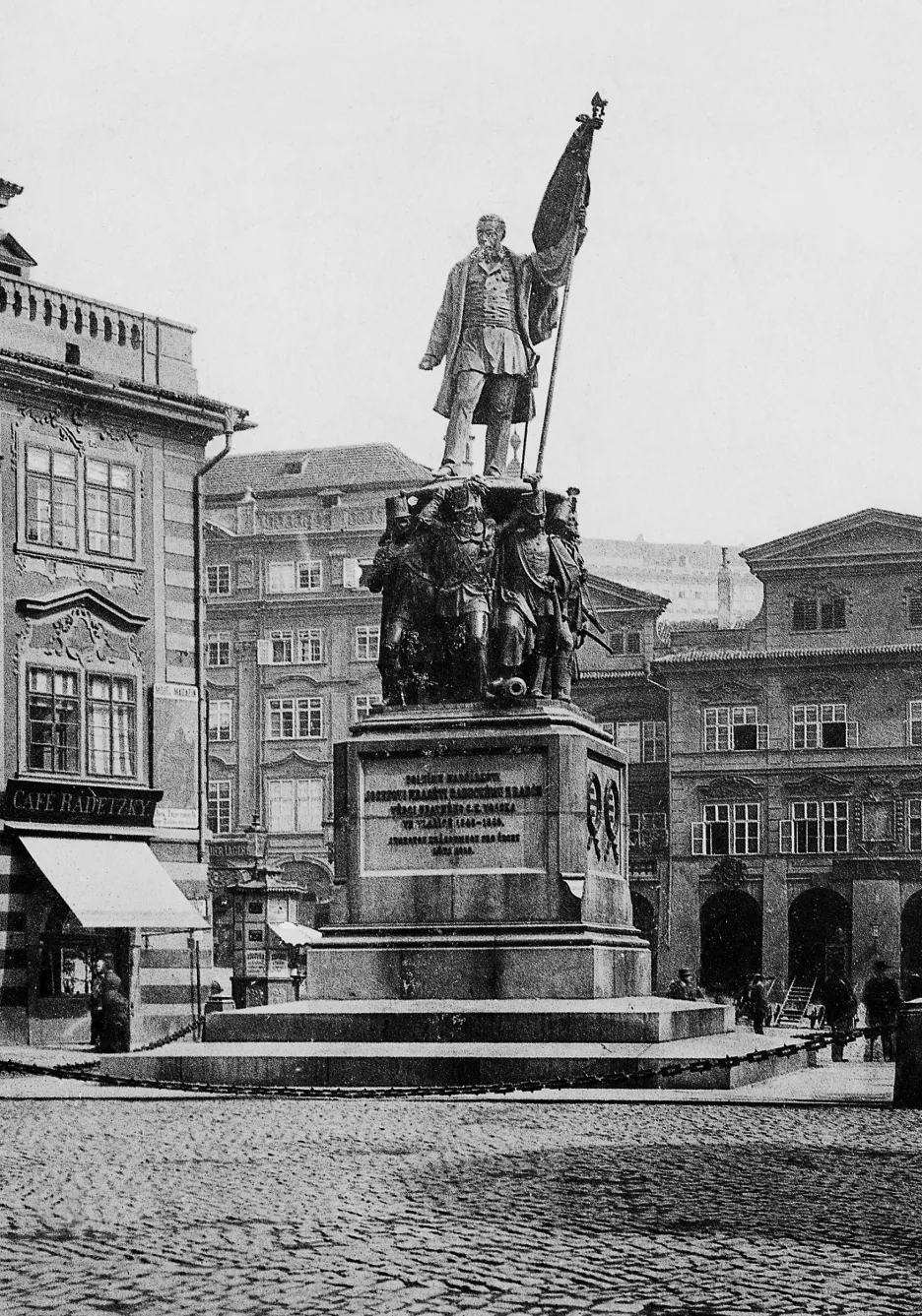 Socha maršálka Radeckého na Malostranském náměstí v Praze