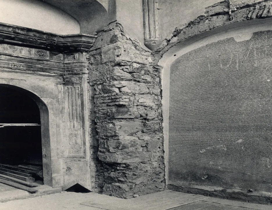 Památník obětí nacistické perzekuce v Pinkasově synagoze, stav v období normalizace