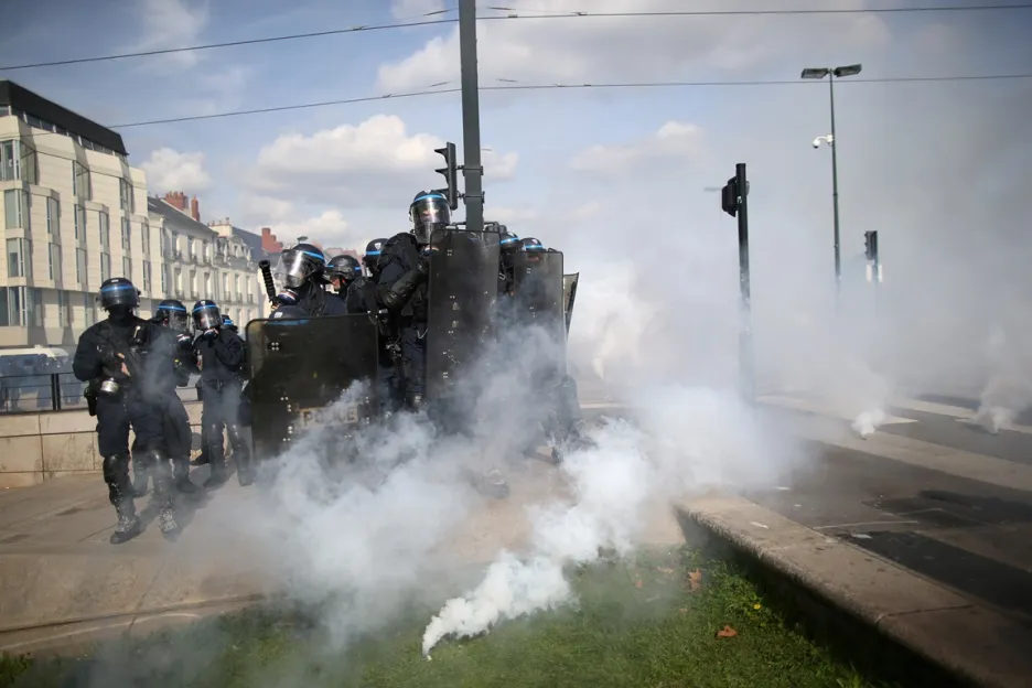 Protivládní demonstrace ve Francii