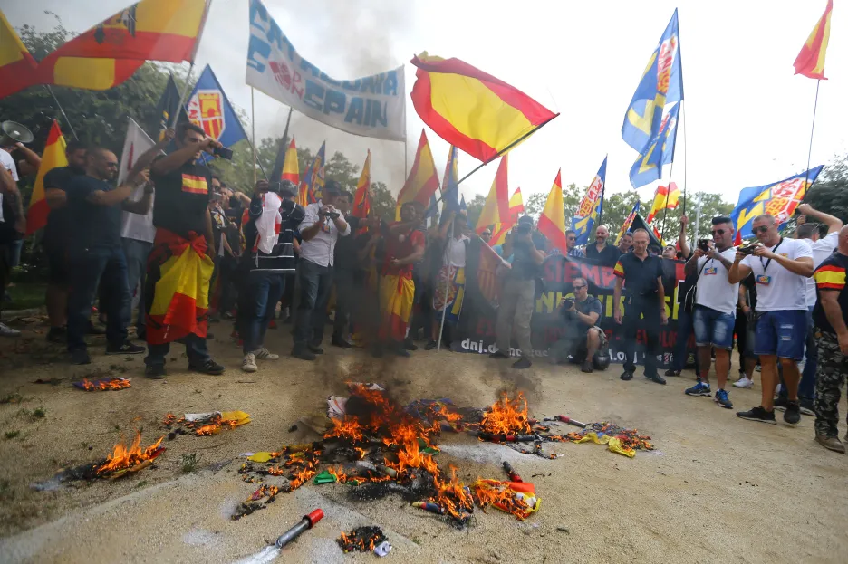 Ultrapravicoví demonstranti v Barceloně