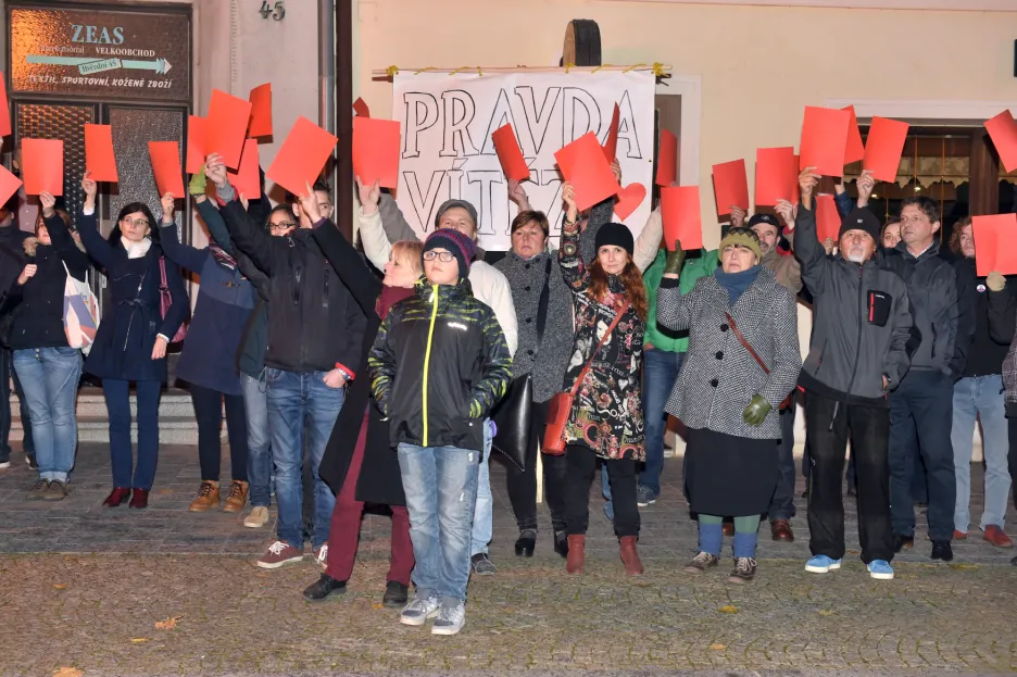 Protest proti Miloši Zemanovi v Lipníku nad Bečvou