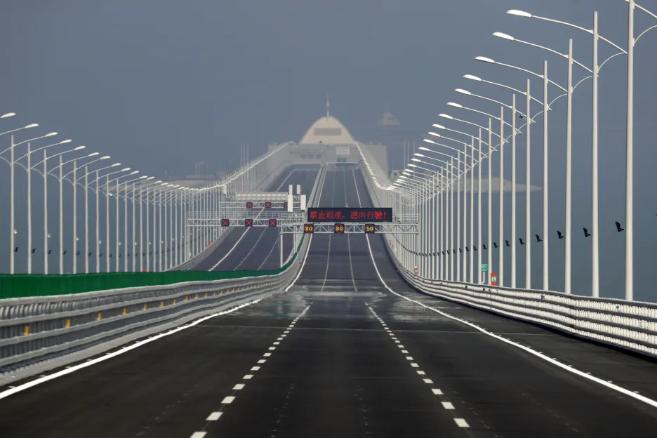 Most z Hongkongu na čínskou pevninu