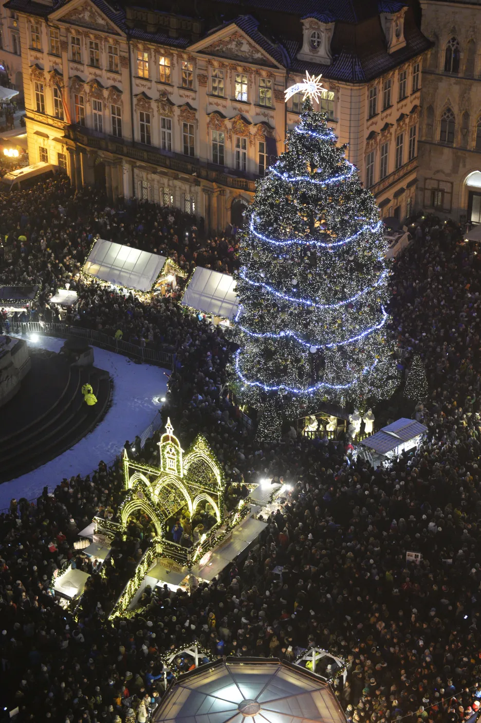 Vánoční strom na Staroměstském náměstí