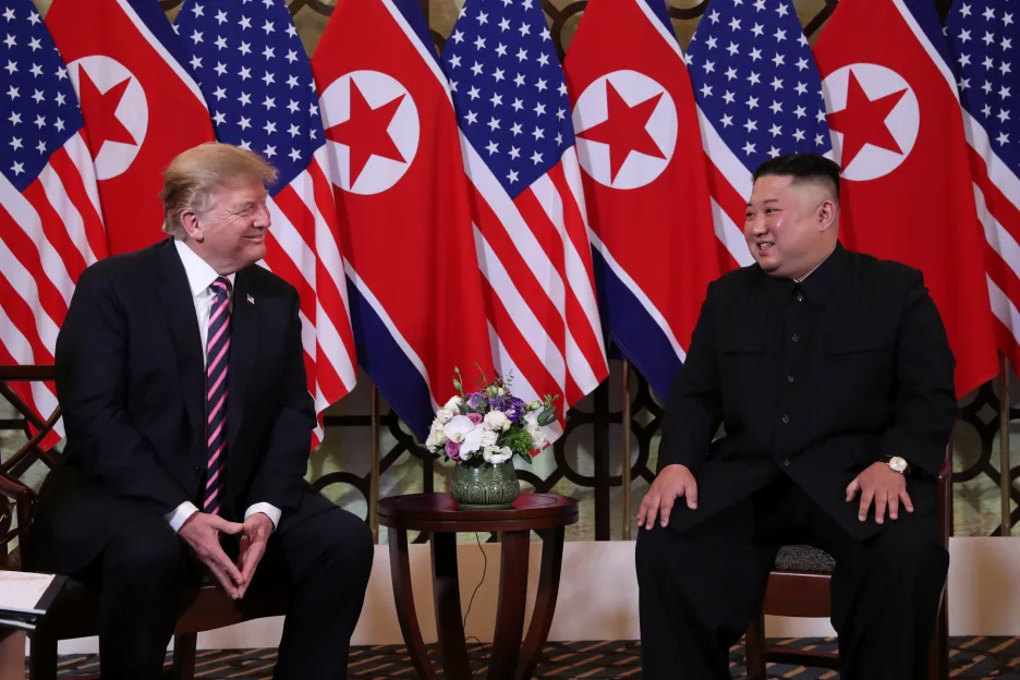 Donald Trump a Kim Čong-un během druhého společného setkání