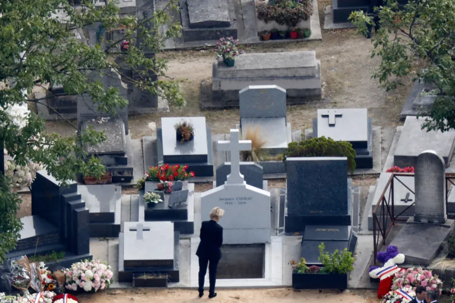Chirac byl pohřben na hřbitově Montparnasse