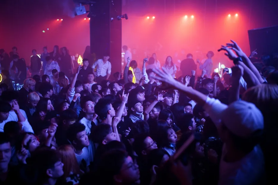 Noční kluby ve Wu-chanu jsou znovu plné lidí