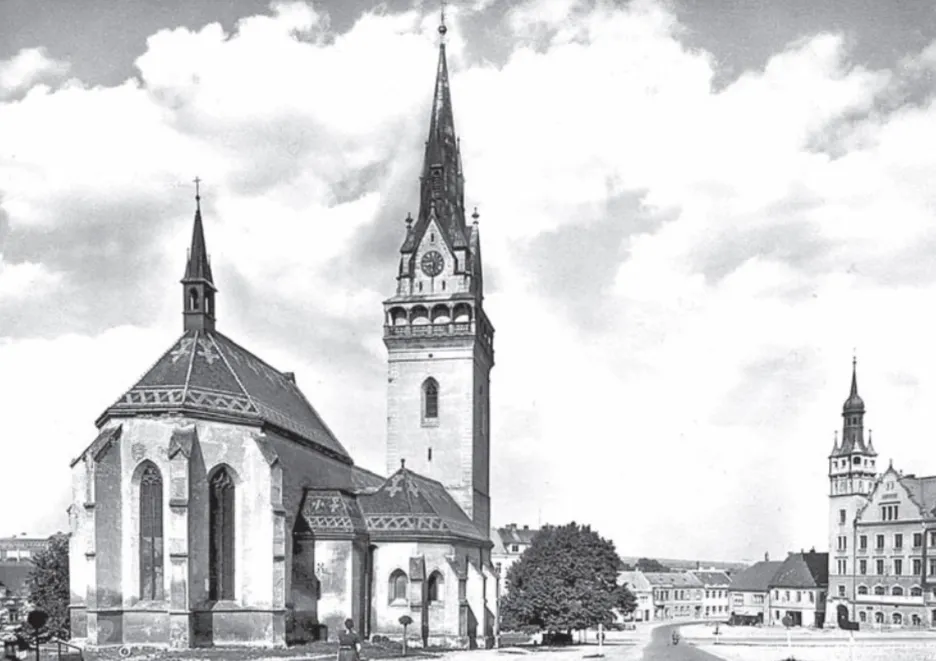 Kostel sv. Václava v Hustopečích v 50. letech 20. století