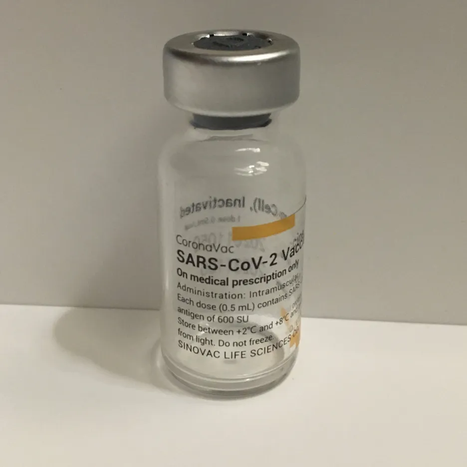Prázdná lahvička vakcíny CoronaVac