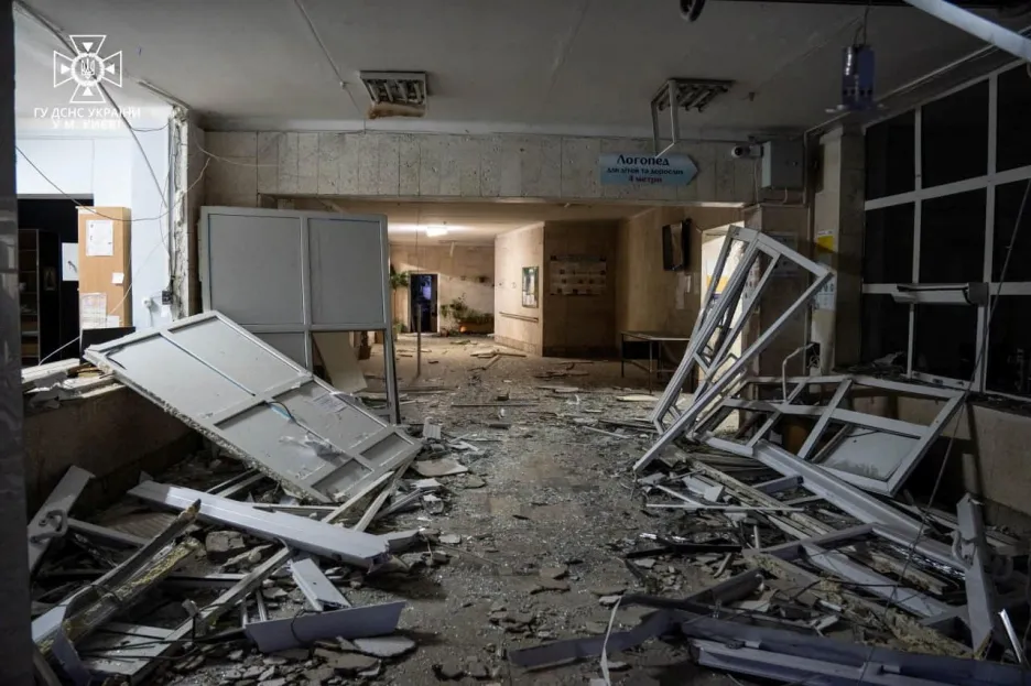 Kyjev hlásí výbuchy, nálety pokračovaly šestým dnem v řadě. Rusové sestřelili drony nad Kurskem