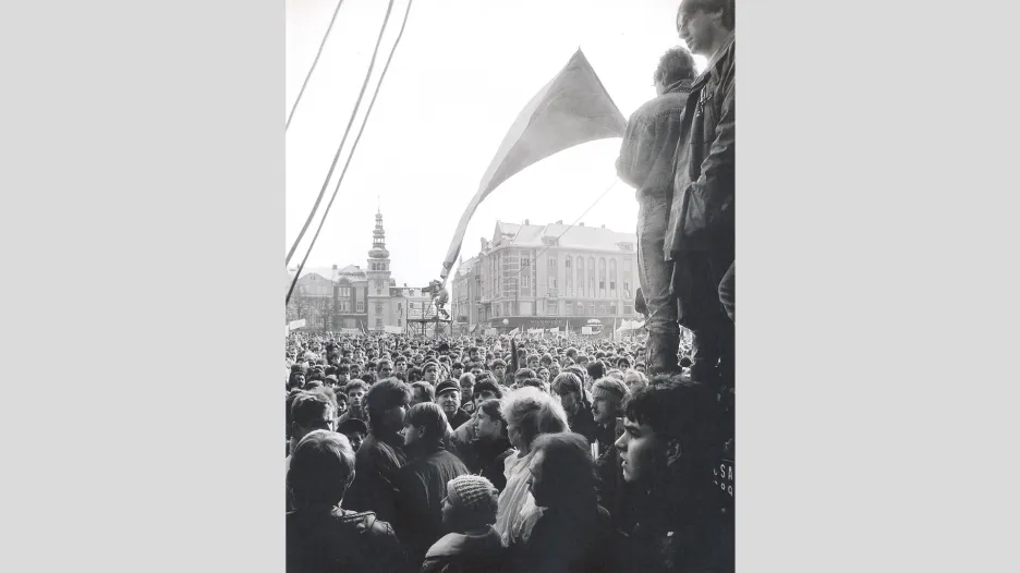 Generální stávka na Masarykově náměstí, listopad 1989