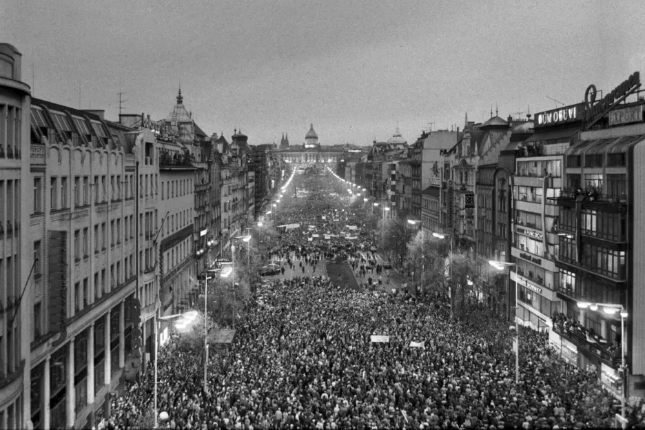 Demonstrace na Václavském náměstí 20.listopadu 1989