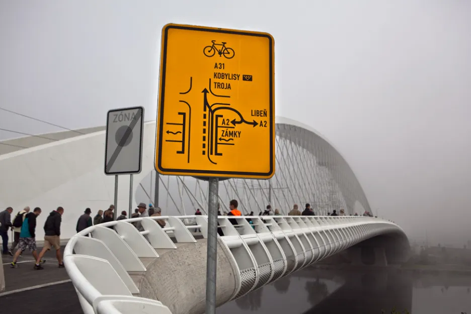 Pražané spěchají na otevření Trojského mostu