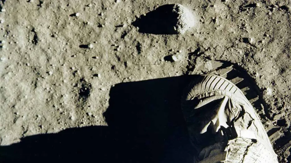 Lidská stopa na Měsíci