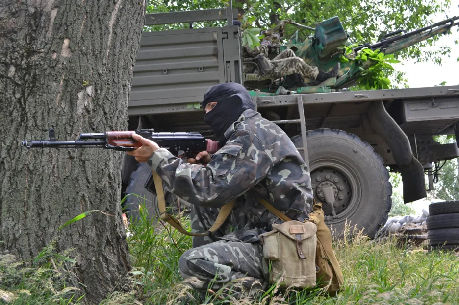 Člen proruských milicí ve Slavjansku