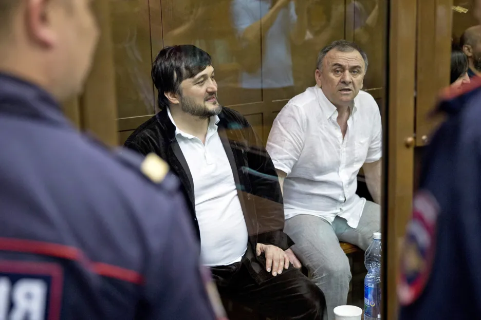 Lom-Ali Gajtukajev a Rustam Machmudov u soudu