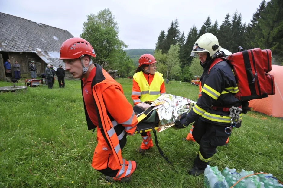 Cvičení záchranářů v Bílých Karpatech
