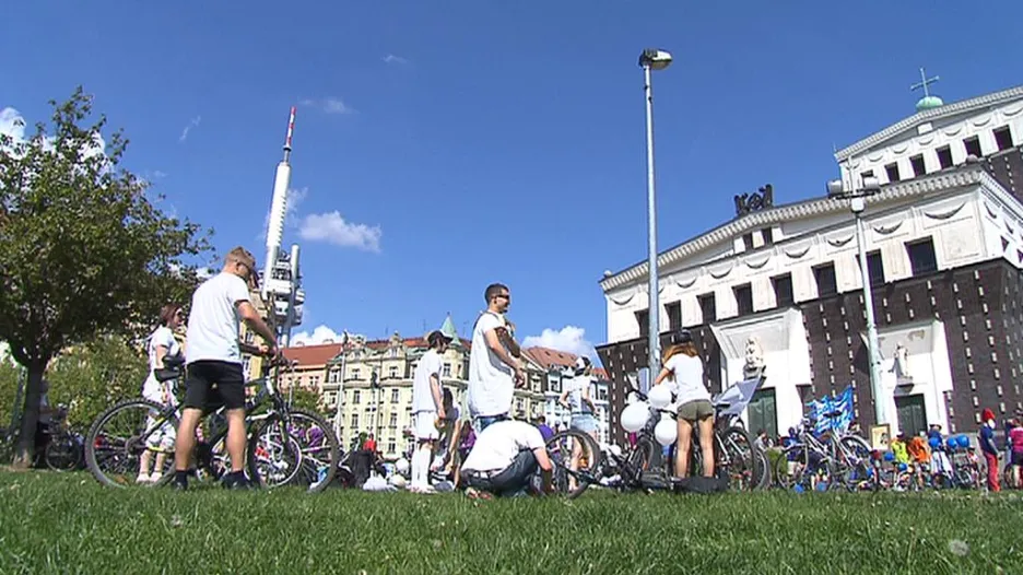 Cyklojízda začala na náměstí Jiřího z Poděbrad