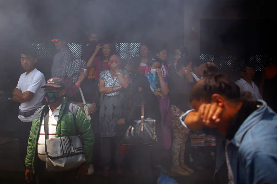 Pohřeb nepálských šerpů, kteří zahynuli v lavině