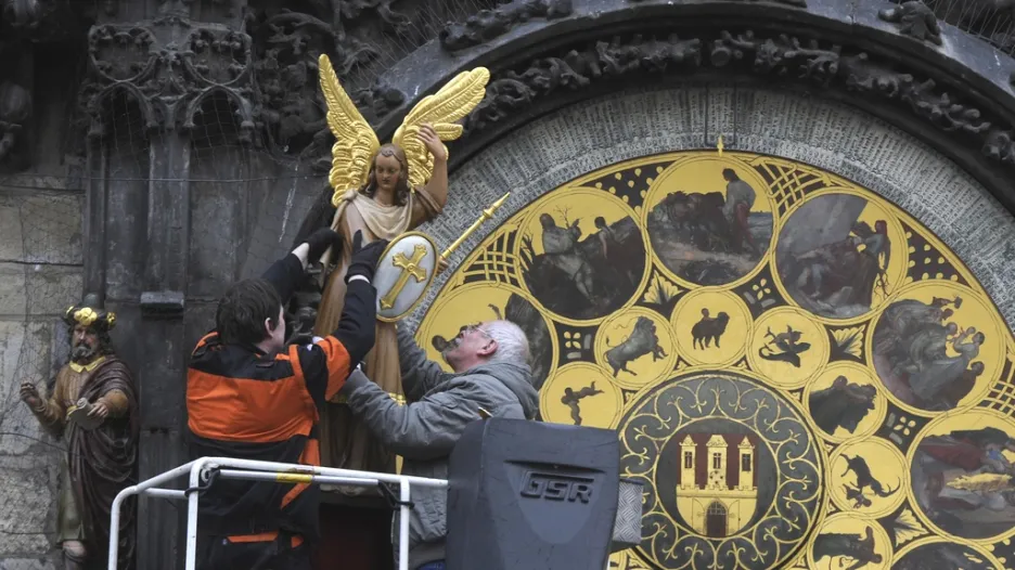 Staroměstský orloj je znovu kompletní