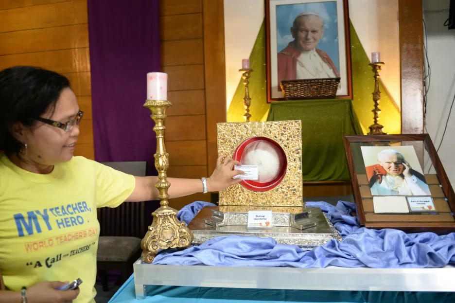 V Manile byly vystaveny relikvie po Janu Pavlu II.