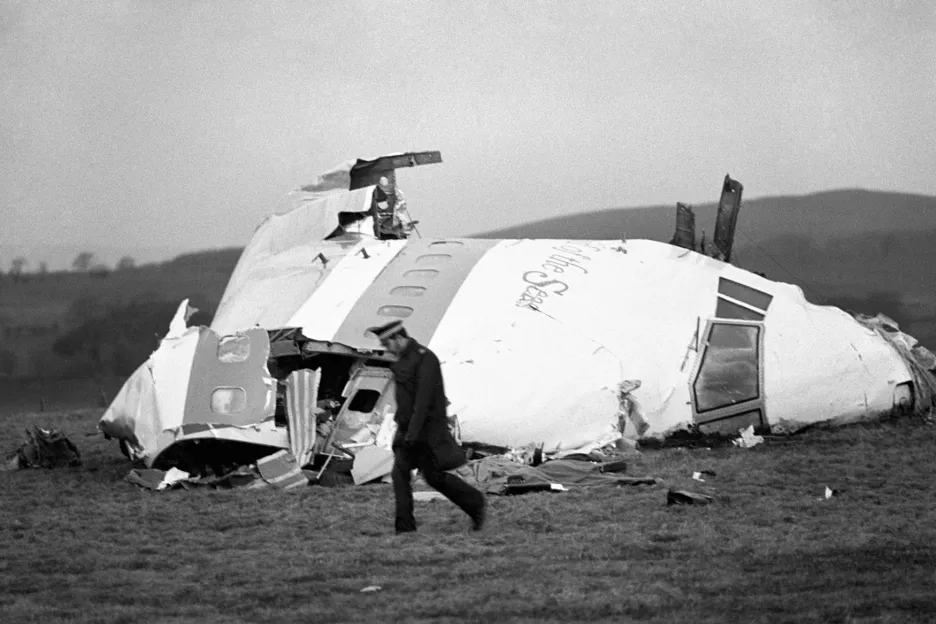 Trosky havarovaného Boeingu u Lockerbie