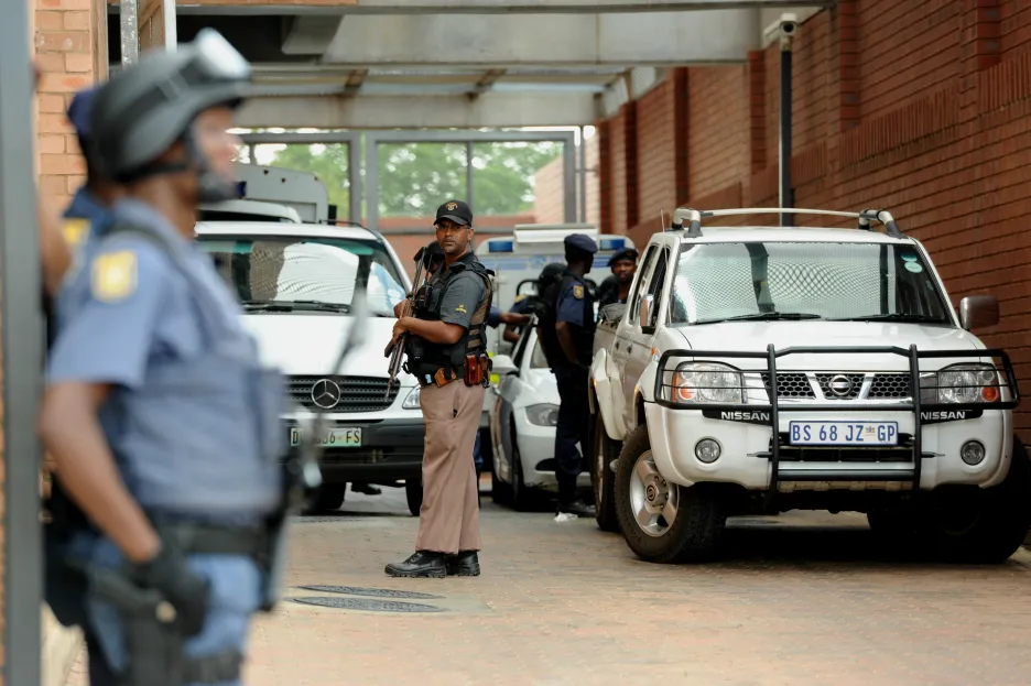 Přísná bezpečnostní opatření v soudní budově v Johannesburgu