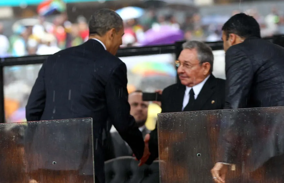 Obama podal ruku Castrovi